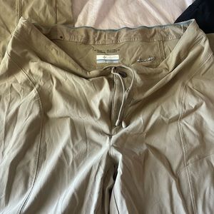 Beige Columbia hiking pants Omni shield